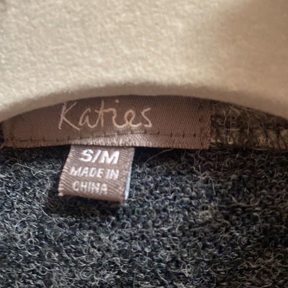 Faux fur trim sweater - Picture 2 of 5